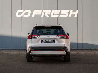 2024 Toyota RAV4 V (XA50), белый, 3610000 рублей, вид 4