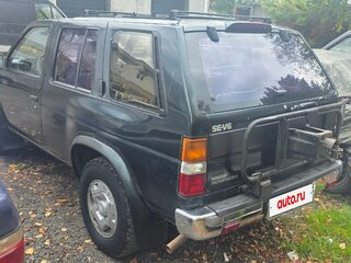 1993 Nissan Pathfinder I, зелёный, 210000 рублей, вид 4
