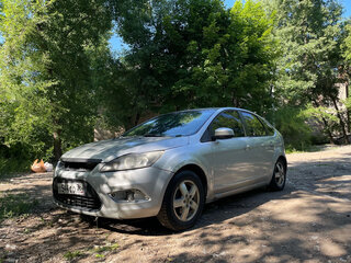 2010 Ford Focus II Рестайлинг, серебристый, 345000 рублей, вид 2