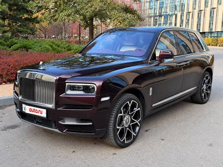 2019 Rolls-Royce Cullinan I (Series I), красный, 26500000 рублей, вид 1