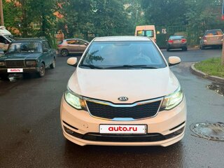 2017 Kia Rio III Рестайлинг, белый, 570000 рублей, вид 1