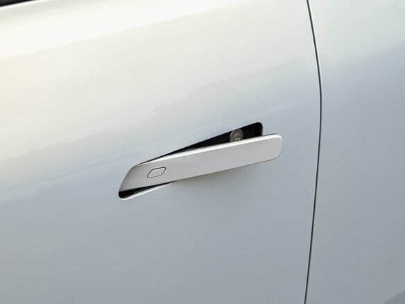 2026 Toyota bZ3X 58.3 kWh, чёрный, 2843003 рублей - вид 36