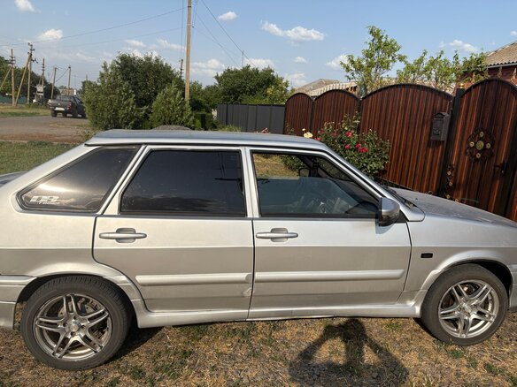 2005 Lada (ВАЗ) 2114, серебристый, 160000 рублей - вид 3