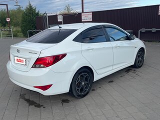 2015 Hyundai Solaris I Рестайлинг, белый, 615000 рублей, вид 2