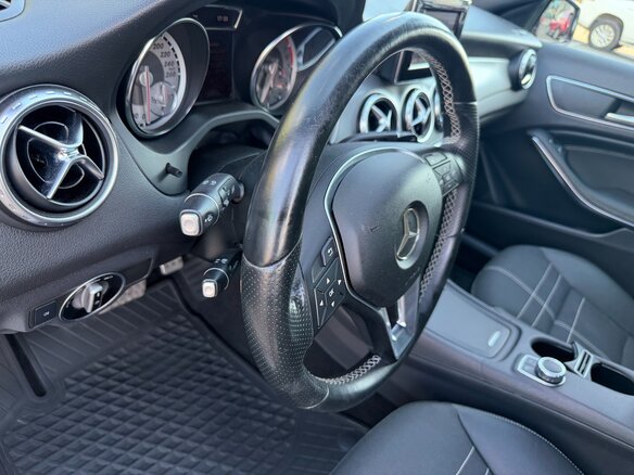 2014 Mercedes-Benz GLA 250 I (X156), коричневый, 1565000 рублей - вид 8