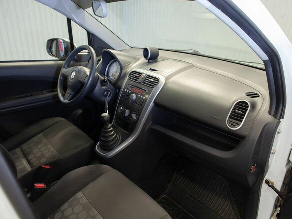 2010 Suzuki Splash I, белый, 625000 рублей - вид 9