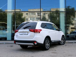 2018 Mitsubishi Outlander III Рестайлинг 2, белый, 1750000 рублей, вид 5