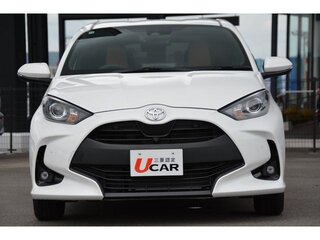 2022 Toyota Yaris IV, белый, 950000 рублей, вид 2