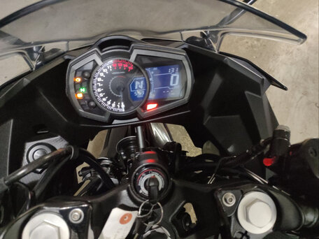 2021 Kawasaki Ninja 400, чёрный, 515000 рублей, вид 5