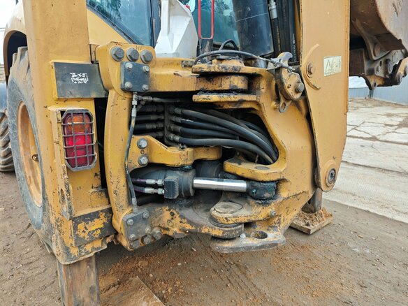 2011 Caterpillar 428, жёлтый, 4300000 рублей - вид 13