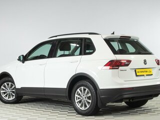 2017 Volkswagen Tiguan II, белый, 1879000 рублей, вид 4