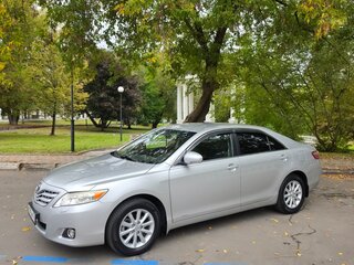 2010 Toyota Camry VI (XV40) Рестайлинг, серебристый, 1800000 рублей, вид 3