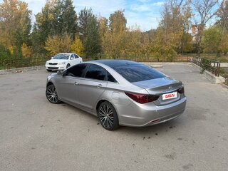 2010 Hyundai Sonata VI (YF), бежевый, 750000 рублей, вид 2