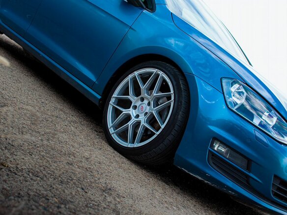 2013 Volkswagen Golf VII, голубой, 990000 рублей - вид 32