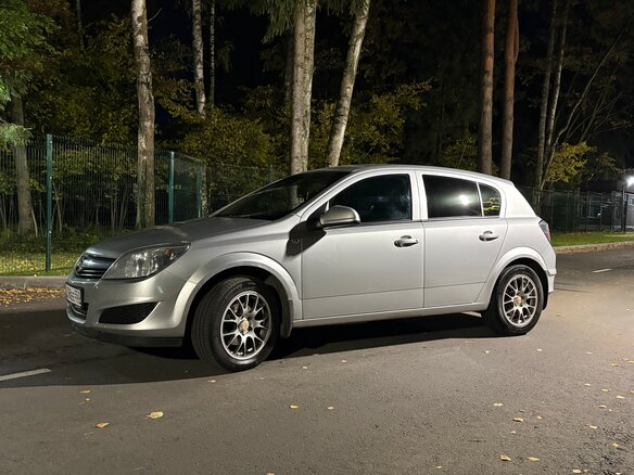 2012 Opel Astra H Рестайлинг, серебристый, 520000 рублей - вид 3