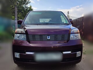 2002 Toyota Voxy I (R60), красный, 890000 рублей, вид 1