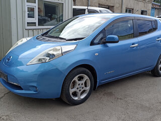 2011 Nissan Leaf (EM61) I (ZE0/AZE0), голубой, 490000 рублей, вид 1