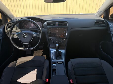 2019 Volkswagen Golf VII Рестайлинг, чёрный, 2350000 рублей, вид 5
