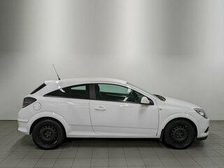 2011 Opel Astra GTC H Рестайлинг, белый, 550000 рублей, вид 4