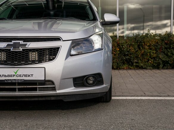 2011 Chevrolet Cruze I, серебристый, 600000 рублей - вид 9