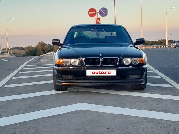 2001 BMW 7 серии 740Li III (E38) Рестайлинг, чёрный