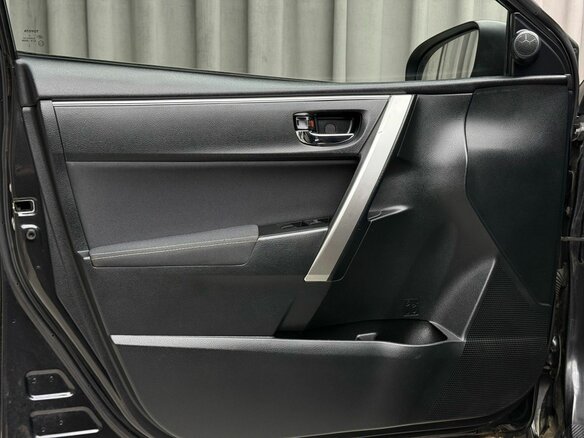 2013 Toyota Corolla XI (E160, E170, E180), чёрный, 1099000 рублей - вид 17