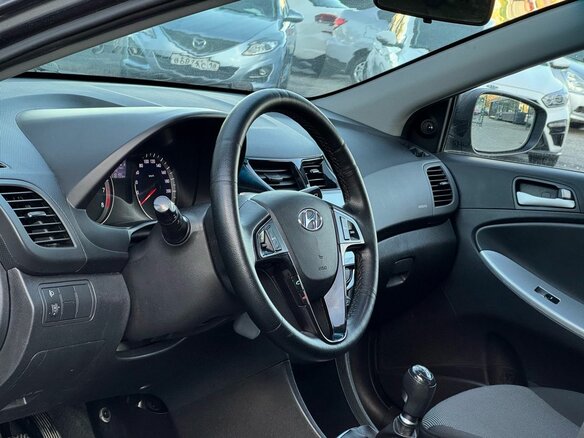 2013 Hyundai Solaris I, серый, 799000 рублей - вид 7