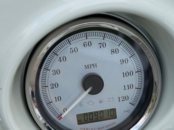 2011 Harley-Davidson Electra Glide, белый, 975000 рублей - вид 9
