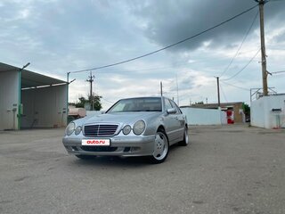 2001 Mercedes-Benz E-Класс 240 II (W210, S210) Рестайлинг, серебристый, 700000 рублей, вид 2