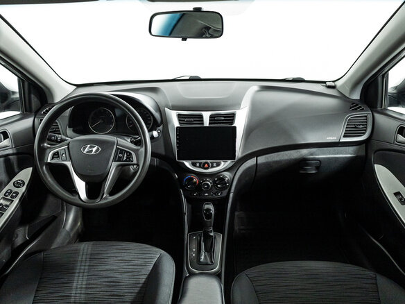 2016 Hyundai Solaris I Рестайлинг, серебристый, 899700 рублей - вид 12