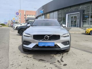 2019 Volvo V60 Cross Country II, серебристый, 2390000 рублей, вид 2
