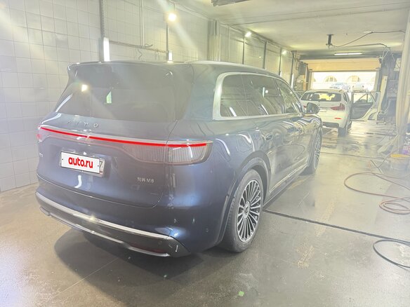 2025 Aito M8 53.4 kWh I, синий - вид 5