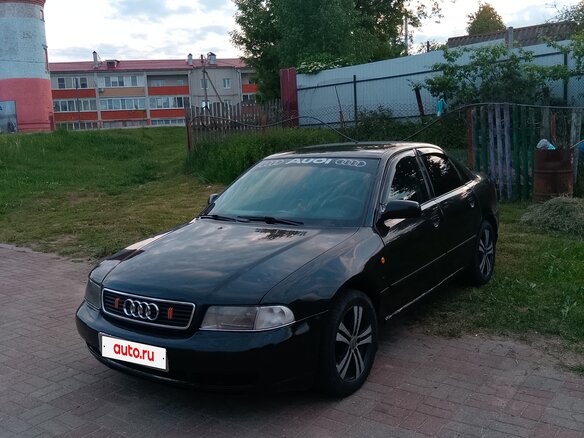 1996 Audi A4 I (B5), чёрный - вид 1