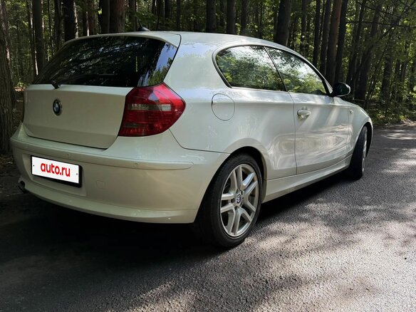 2008 BMW 1 серии 116i I (E81/E82/E87/E88) Рестайлинг, белый, 800000 рублей - вид 9