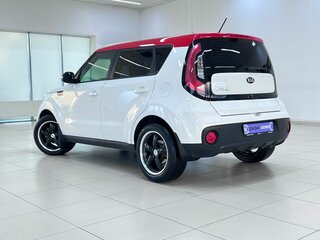 2017 Kia Soul II Рестайлинг, белый, 1550000 рублей, вид 4