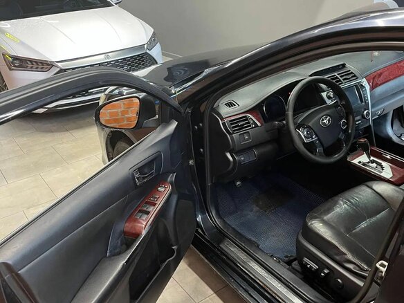 2012 Toyota Camry VII (XV50), серый, 1200000 рублей - вид 5