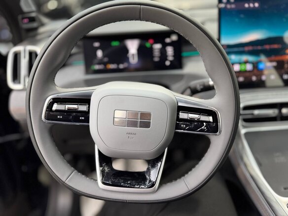 2026 Geely Galaxy M7, белый - вид 25