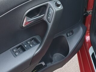 2016 Volkswagen Polo V Рестайлинг, красный, 940000 рублей, вид 2