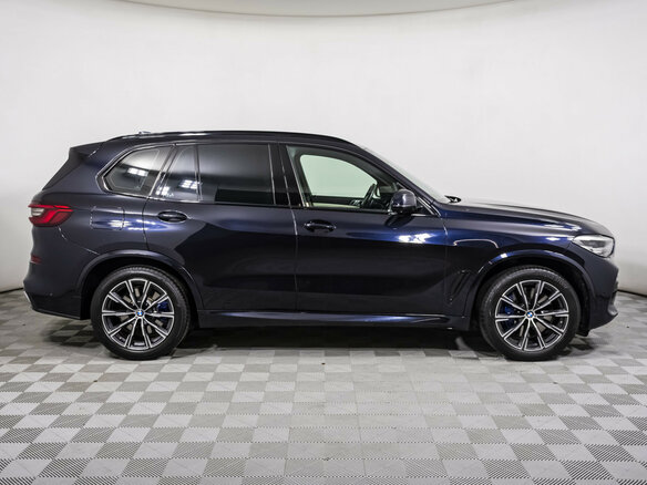 2019 BMW X5 40i IV (G05/G18), чёрный, 5500000 рублей - вид 4