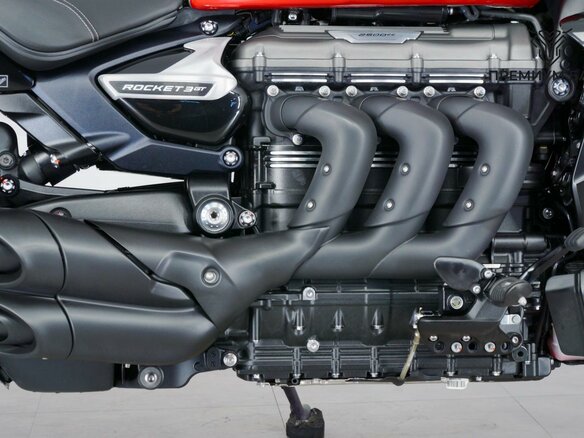 2025 Triumph Rocket 3, чёрный, 2877000 рублей - вид 9