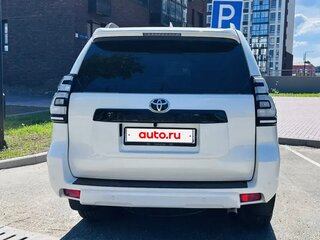 2021 Toyota Land Cruiser Prado 150 Series Рестайлинг 3, белый, 5950000 рублей, вид 4