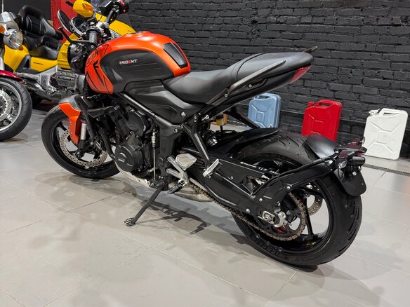2022 Triumph Trident 660, оранжевый, 785000 рублей - вид 10