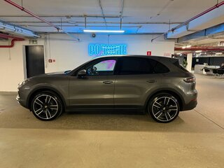 2019 Porsche Cayenne III, серый, 4750000 рублей, вид 3