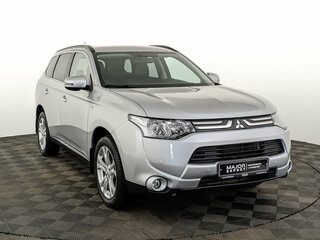 2014 Mitsubishi Outlander III, серебристый, 2300000 рублей, вид 3