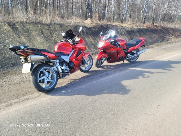 2003 Honda VFR 800, красный, 500000 рублей - вид 2