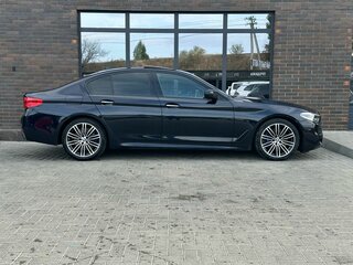2017 BMW 5 серии 530d xDrive VII (G30/G31/G38), синий, 3390000 рублей, вид 5