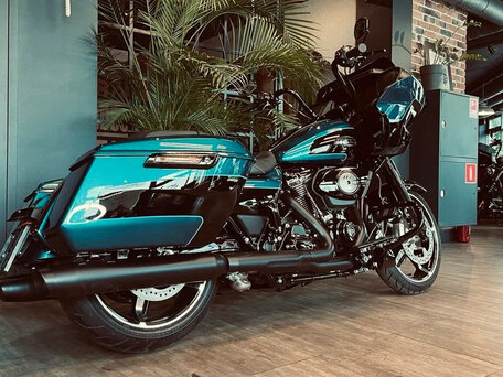2026 Harley-Davidson Road Glide, синий, 4650000 рублей, вид 2