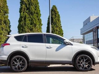 2019 Toyota RAV4 IV (XA40) Рестайлинг, белый, 2300000 рублей, вид 3