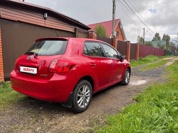 2009 Toyota Auris I, красный, 580000 рублей - вид 3