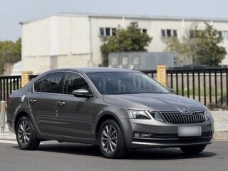 2021 Skoda Octavia III (A7) Рестайлинг, серый, 1800000 рублей, вид 2